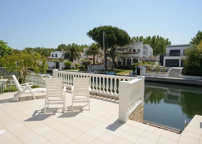 Casa Fluvia *