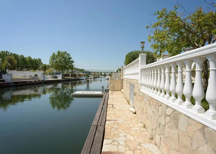Casa Fluvia Willa *