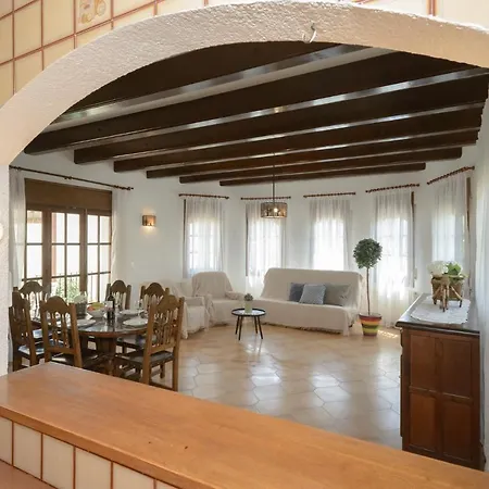 Casa Fluvia * אמפוריבראבה